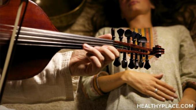 هل جربت الموسيقى لتخفيف القلق؟ الفوائد لا حصر لها ، لذلك استمع إلى الموسيقى لتخفيف القلق وتعلم بعض الفوائد في HealthyPlace.