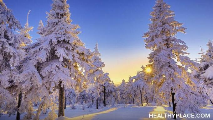 هل تتأقلم بشكل جيد مع الشتاء؟ إذا لم يكن الأمر كذلك ، فجرب هذه الاقتراحات للمساعدة في السيطرة على اكتئاب الشتاء. تعلمهم في هيلثي بليس.