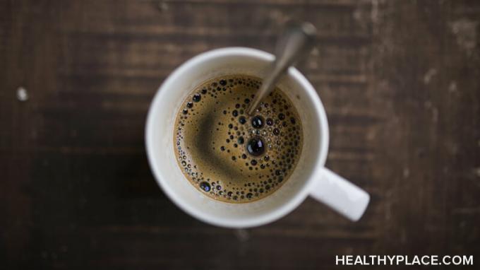 قد يؤدي فنجان القهوة إلى تفاقم أعراض القطبين. قراءة المعلومات الموثوقة عن القهوة والاضطراب الثنائي القطب على HealthyPlace.