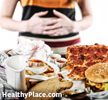 يمكن أن يتسبب الزناد الناتج عن اضطراب الشراهة عند ظهور أعراض اضطراب الشراهة عند تناول الطعام. كيف يمكنك أن تتعلم المشغلات وتمنع نفسك من العمل عليها؟