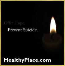 كيف تساعد شيئًا ما في التفكير في الانتحار ، والطرق الشائعة للانتحار ، والاكتئاب ، والتفكير في الانتحار ، والتاريخ العائلي للانتحار ، والمزيد.
