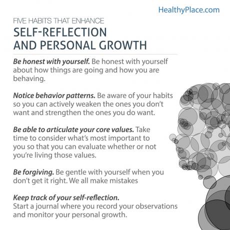 ملصق يقدم خمس نصائح حول التأمل الذاتي لتحقيق النمو الشخصي.